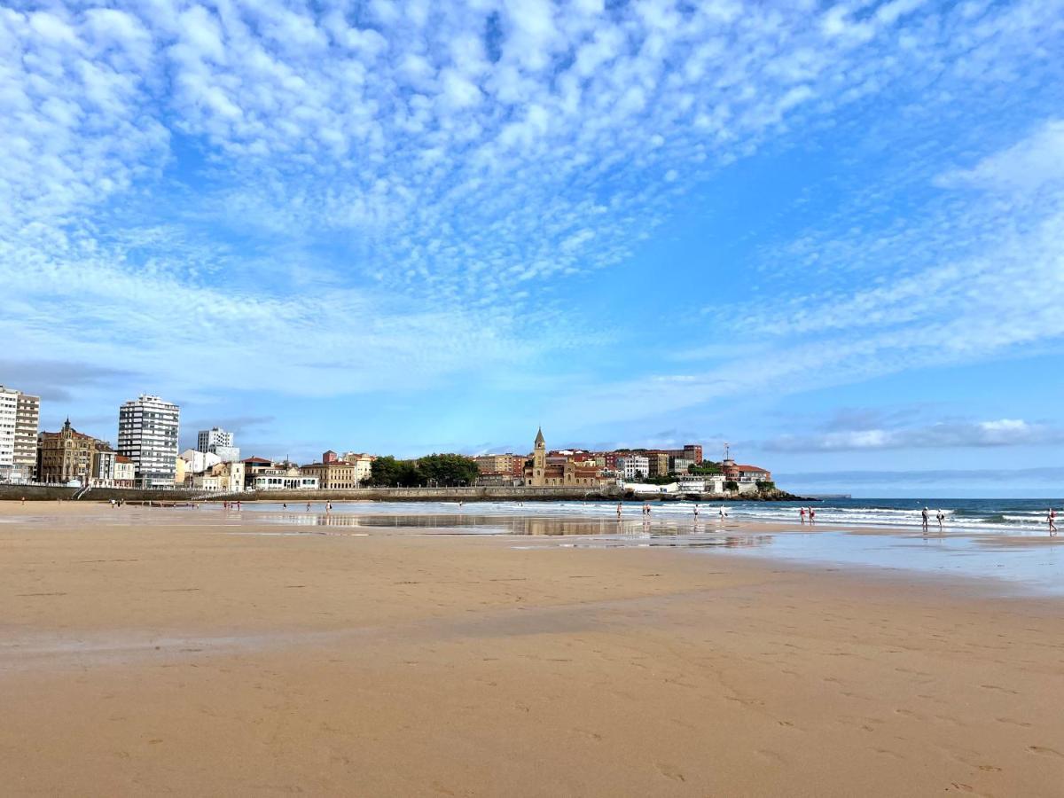 Atico Primera Linea Playa De San Lorenzo Gijon Bagian luar foto